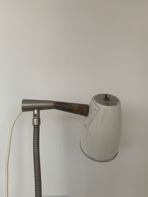VINTAGE INDUSTRIAL EXTENDABLE FLOOR STANDING GOOSENECK MEDICAL LAMP with HOLDER
