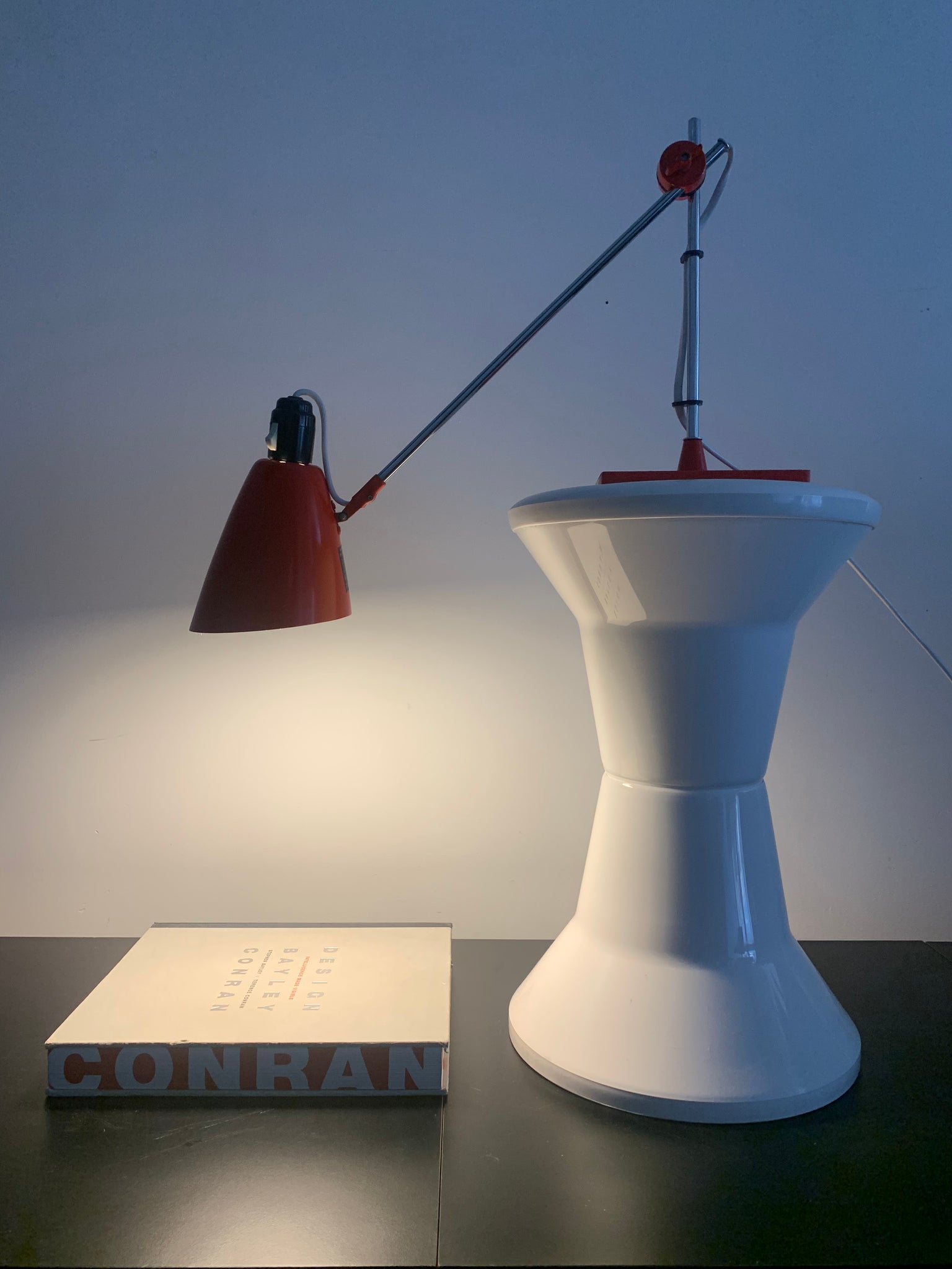Model M Planet Lamp Flame Red